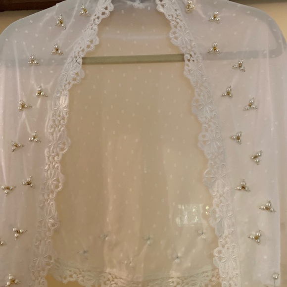 NWT unique beaded flowers handmade white color fancy bride scarf Chapel Veil - Picture 3 of 7